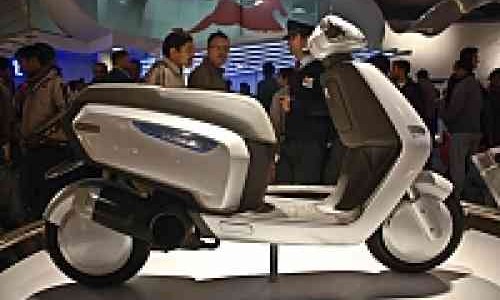 TVS Pasarkan Skuter Hybrid-nya Tahun ini