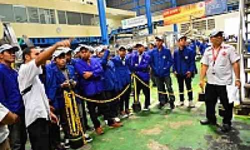 Mahasiswa UNY Kunjungi Fasilitas Produksi Federal Oil