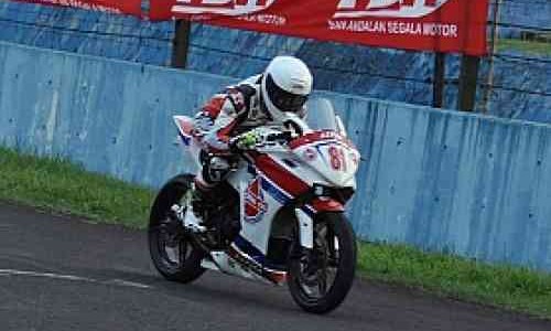 Dwi Satria Raih Podium di OMR Honda CBR250R IRS Seri 2