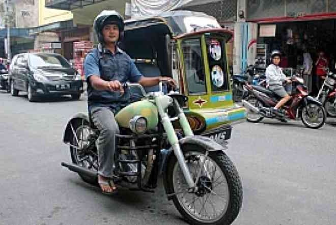 Becak Motor Pematang Siantar, Dentuman Khas Kuda Pacu Inggris