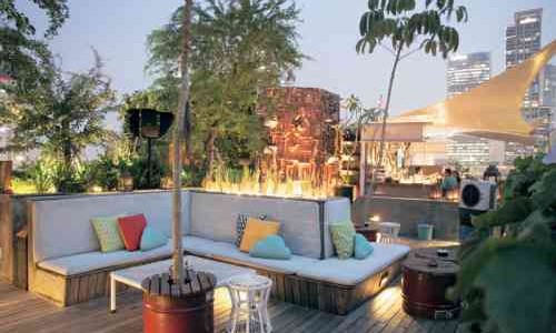 Awan Lounge, Tak Hanya Sediakan Kuliner Lezat, Tapi Juga Suasana Yang Ajib