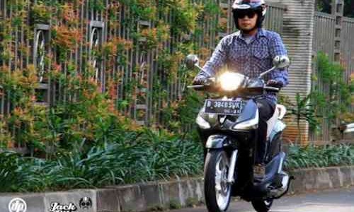 Bukan Cuma Buat Pelindung Mata, Kacama Juga Bikin Bikers Tampil Keren