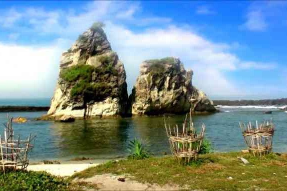 Liburan Akhir Pekan Ke Pantai Sawarna Yuk