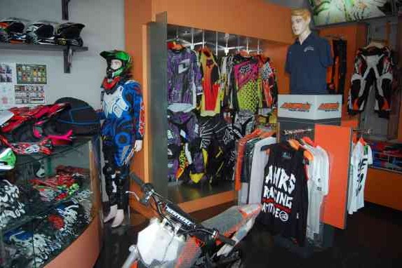 AHRS Clothing Penyedia Kebutuhan Bikers Yang Komplit