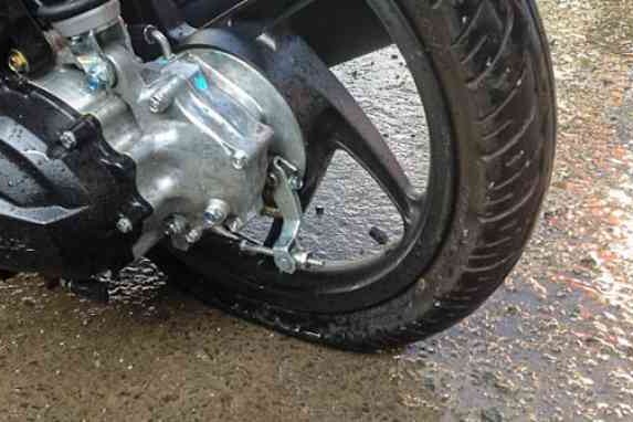 Ban Motor Benjol Mungkin Ini Penyebabnya