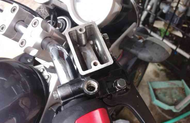 Kamu Harus Tahu, Selain Oli Mesin Minyak Rem Motor Juga Harus Diganti