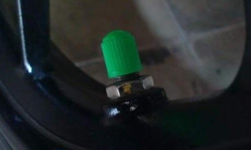 Meski Terlihat Sepele, Ini Fungsi Tutup Pentil Ban