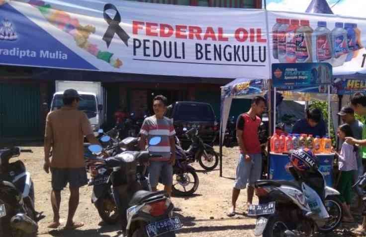 Pasca Banjir, Federal Oil Berikan Bantuan Bagi Pemotor di Bengkulu