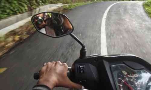 Jangan Sembarangan, Begini Cara Kendalikan Motor Matic Saat di Turunan