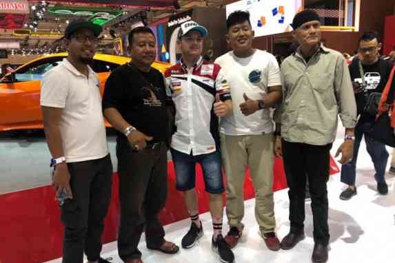 Pebalap Moto2 Sam Lowes Temui Penggemarnya di GIIAS 2019
