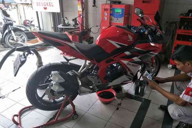 Panduan Servis Tahun Pertama CBR250RR