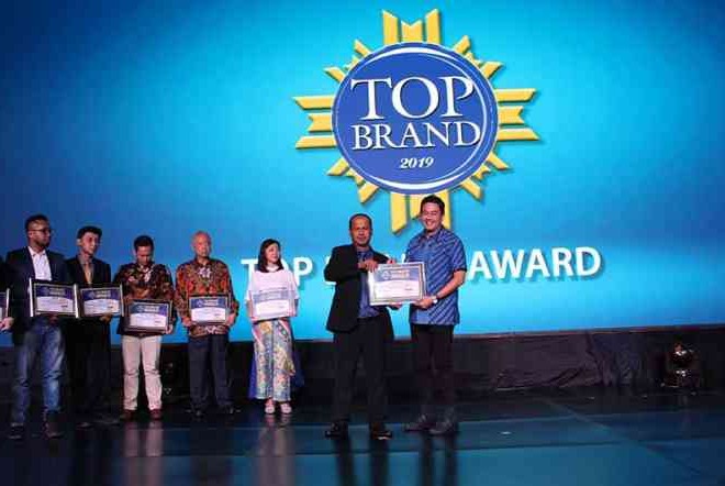 Konsisten Kuasai Pasar Dan Tetap Diminati Konsumen, Federal Oil Raih Top Brand Award 2019