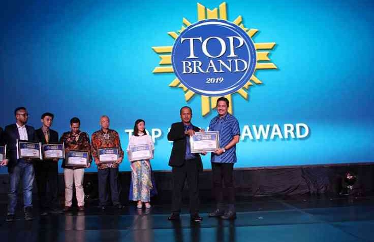 Konsisten Kuasai Pasar Dan Tetap Diminati Konsumen, Federal Oil Raih Top Brand Award 2019