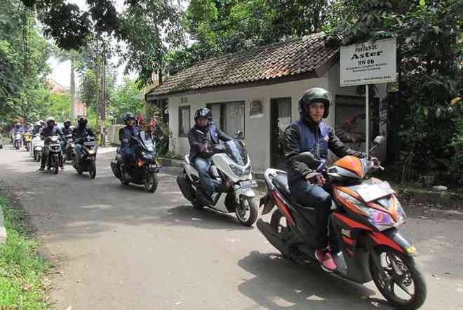 Begini Posisi Duduk Yang Benar Saat Mengendarai Motor Matic