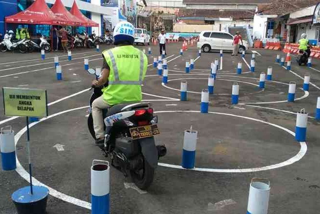 Begini Triknya Supaya Kamu Lolos Praktik Bikin SIM