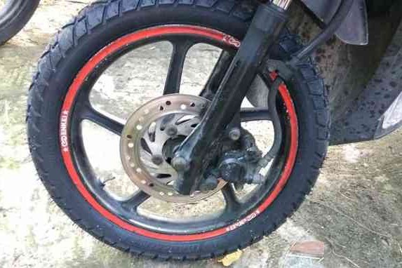 Ini Dampak Buruk Jika Motor Pakai Ban Tidak Sesuai Standar
