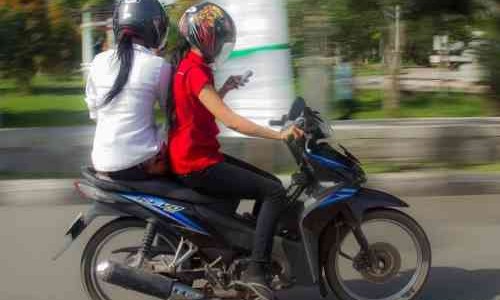 Perilaku Buruk Pengendara Motor Yang Membahayakan Orang Lain