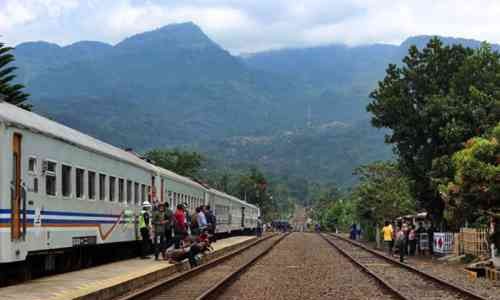 Rekomendasi Tempat Wisata Yang Bisa Dijangkau Dengan Kereta Api