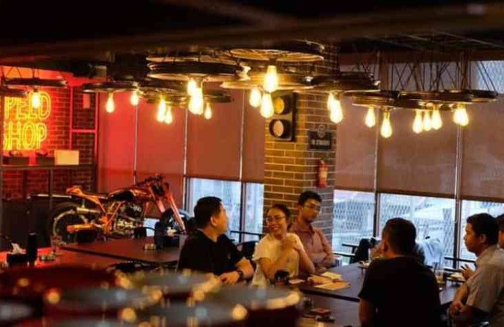 Cafe Bernuansa Otomotif Ini Bisa Jadi Solusi Kumpul Bareng Teman Komunitas Kamu