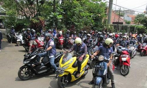 Bahaya Naik Motor Pakai Sandal