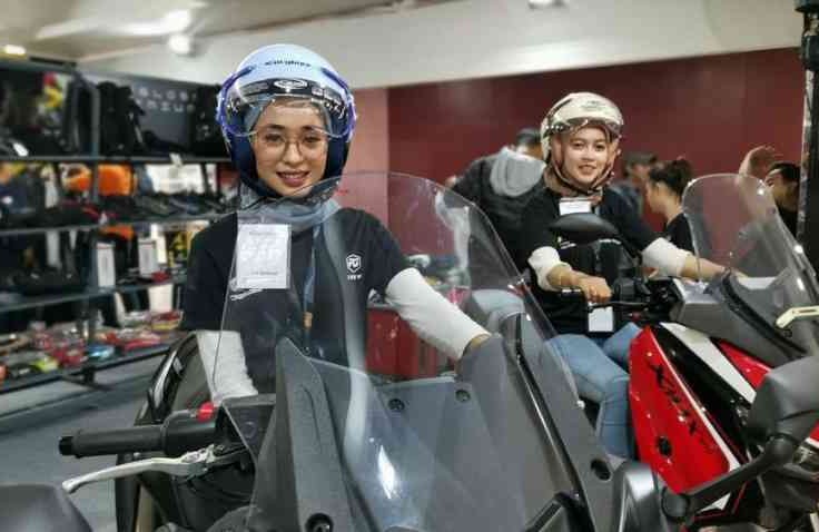 Cargloss Hadirkan Helm Khusus Buat Lady Bikers Berhijab
