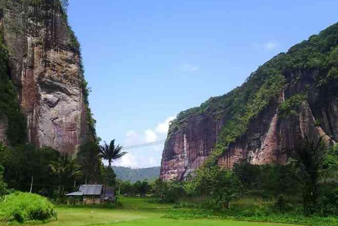 Tempat Wisata Yang Seru Dan Ekstrim di Indonesia