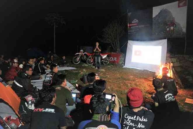 Komunitas Motor Honda Ngecamp Sambil Bejalar Jadi Jurnalis