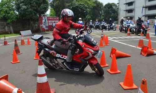 Awal Tahun Wahana Semangat Sadarkan Berkendara Aman 