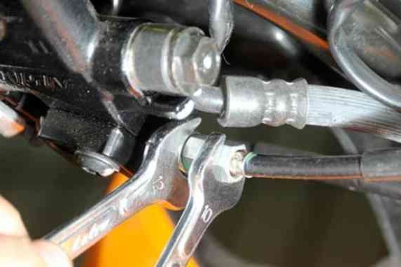 Begini Cara Setel Combi Brake System Sendiri