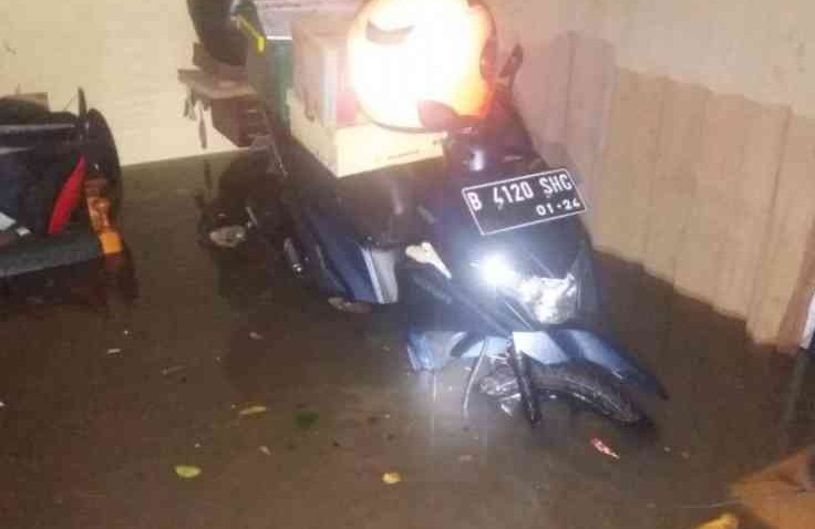 Cara Penanganan Pertama Jika Motor Terendam Air