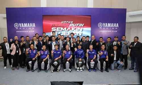 Valentino Rossi Dan Maverick Vinales Semangati Tim Yamaha Racing Indonesia