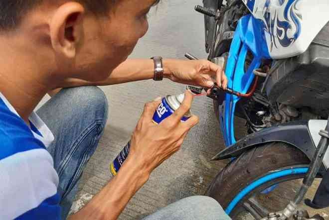 Solusi Mengatasi Motor Mogok Kena Banjir