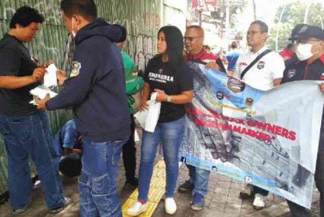 Antisipasi Virus Corona, Bikers Jakarta Max Owner Berbagi Masker