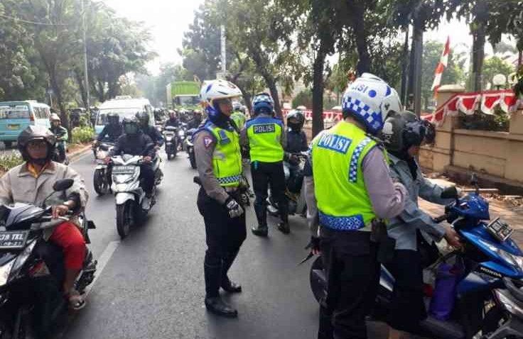 Hore, SIM Habis Masa Berlakunya Gak Boleh Ditilang