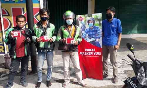 Bersama Lawan Virus Corona, Federal Oil Bagikan Ribuan Masker Kepada Konsumen