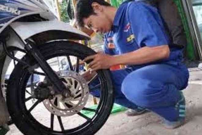 Sudah Waktunya Ganti Ban Motor ? Jangan Asal, Pahami Dulu Kodenya