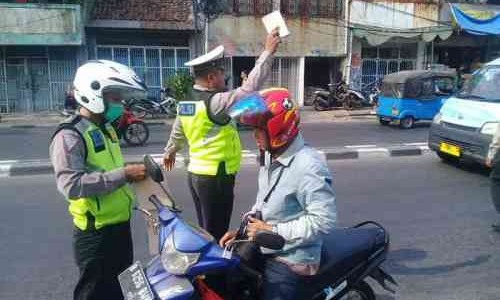 Naik Motor Tidak Pakai Masker Siap-Siap Denda Rp250 Dan Motor Dikandangin