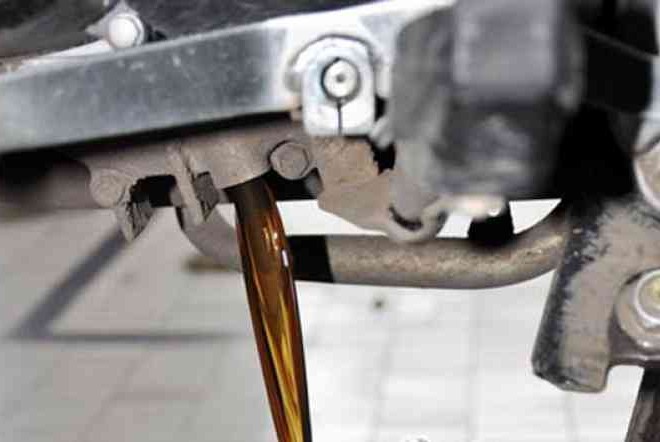 Jangan Bingung Jika Oli Sepeda Motor Menguap Itu Normal dan Ada Penyebabnya