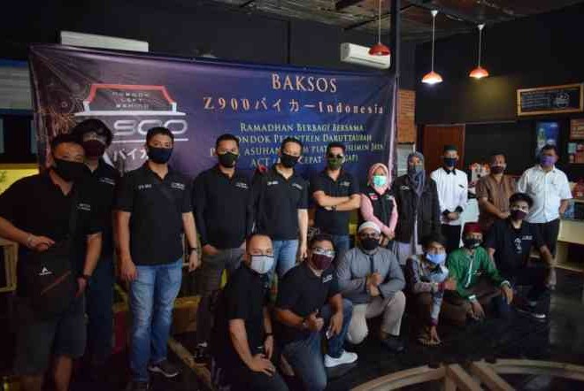 Meski Masih Darurat Corona, Komunitas Z900 Baikaa Indonesia tetap Semangat Berbagi