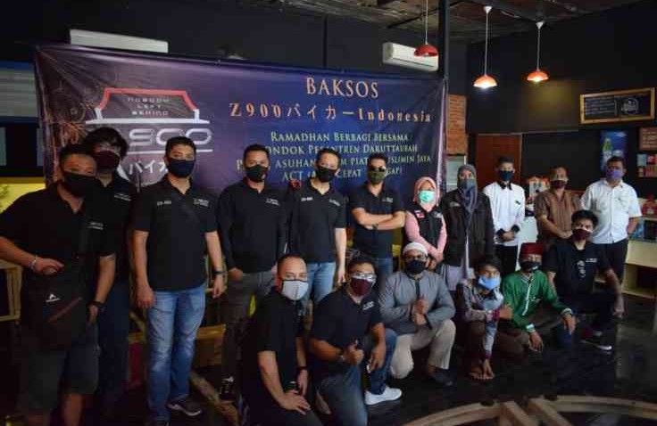 Meski Masih Darurat Corona, Komunitas Z900 Baikaa Indonesia tetap Semangat Berbagi