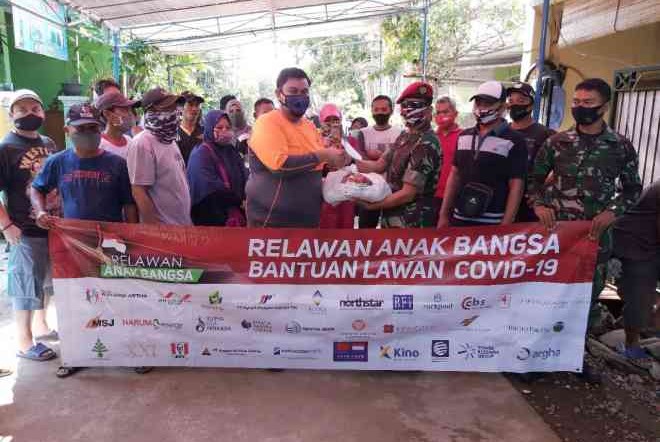 Relawan Anak Bangsa Salurkan Puluhan Ribu Paket Sembako  Pada Warga Membutuhkan