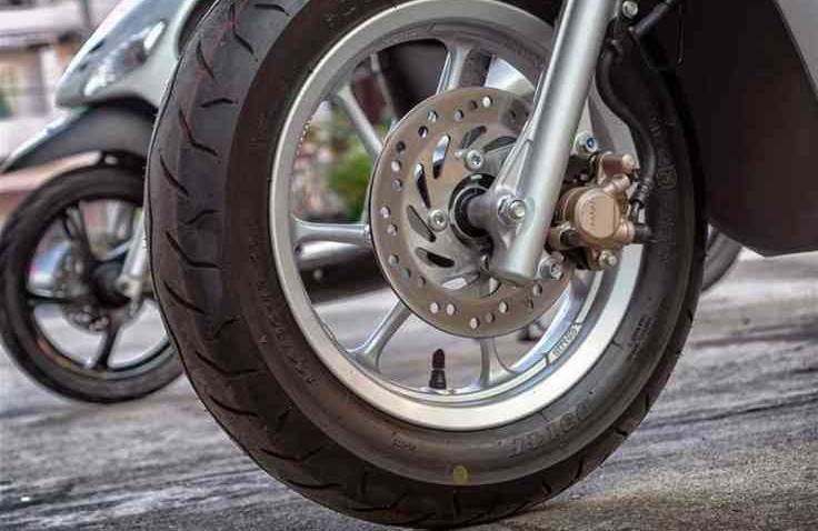 Tips Merawat Ban Motor Supaya Tidak Cepat Botak