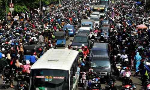 Terjebak Macet Saat Berkendara, Perhatikan Hal Berikut Ini