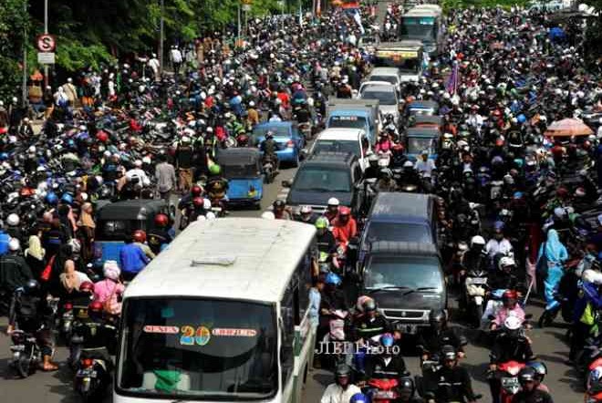 Terjebak Macet Saat Berkendara, Perhatikan Hal Berikut Ini