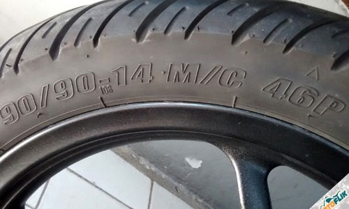 Jangan Asal Ngebut, Perhatikan Dulu Kode Batas Kecepatan Pada Ban Motor Kamu