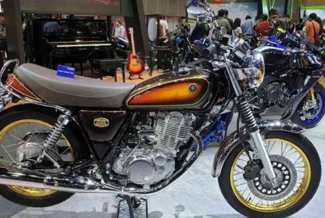 Yamaha SR400 Edisi Ulang Tahun Yamaha Diproduksi terbatas