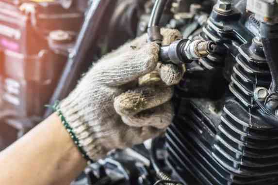 Yuk Kenali Kondisi Busi Motor Kamu