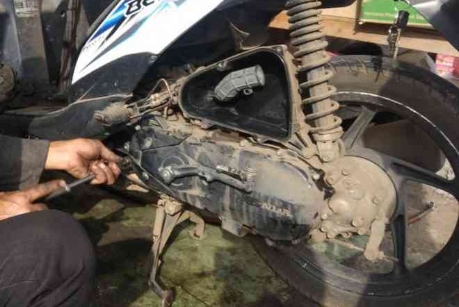 Bukan Hanya Kehabisan Bensin, Periksa Komponen Ini Jika Motormu Mogok Tiba-Tiba