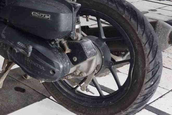 Ban Motor Yang Tepat Dipakai Untuk Bekrnedara Musim Hujan