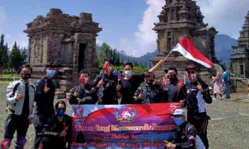 Keren, Komunitas Motor Asal tangerang Ini Adakan Upacara Bendera di candi Arjuna